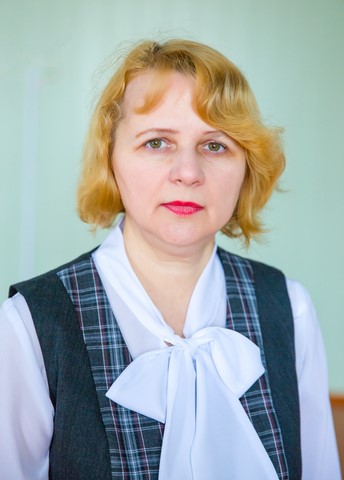 Манина Лариса Анатольевна.